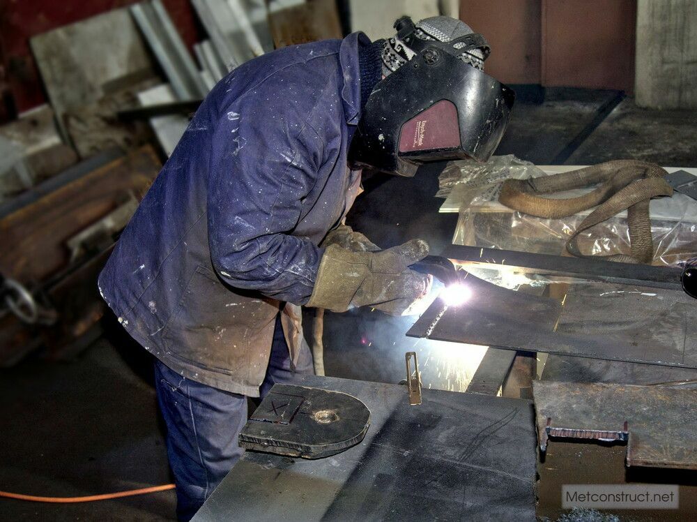 constructie ponton cu pasarela si scondri